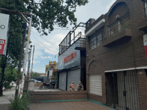 se vende local comercial con departamentos en cordoba